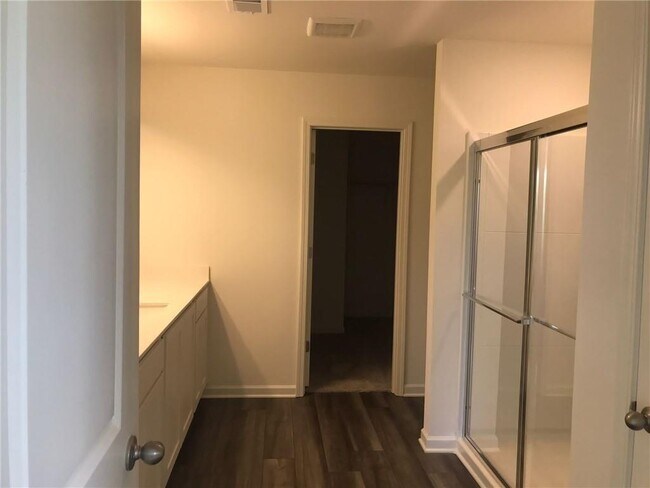 Building Photo - 166 Verona Dr NW