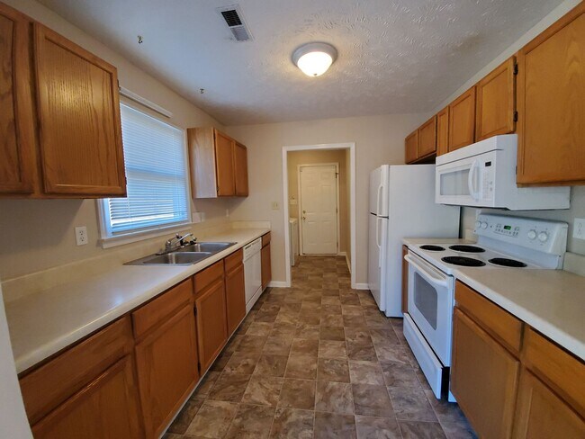 Building Photo - 8714 Tangletree Dr