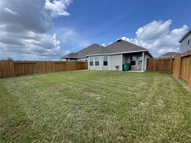 Building Photo - 6515 James Michael Dr