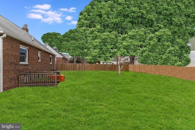 Building Photo - 715 N George Mason Dr