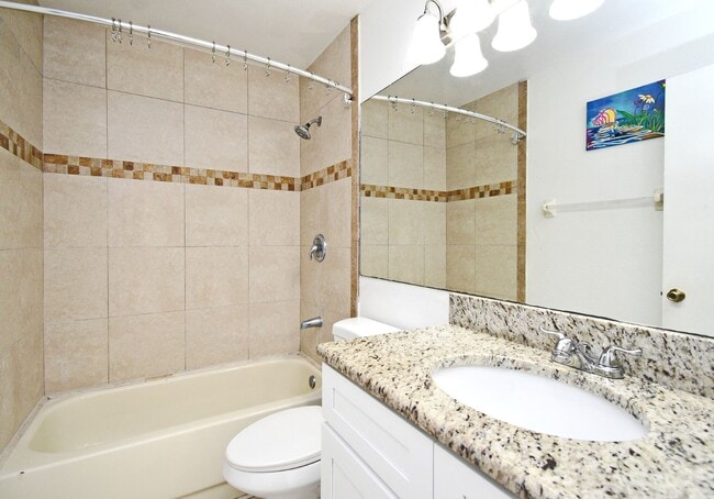 Building Photo - 1,850 Sq Ft 3-Bed, 2-Bath Orlando Home – Lawn Care Included & Fully Updated!