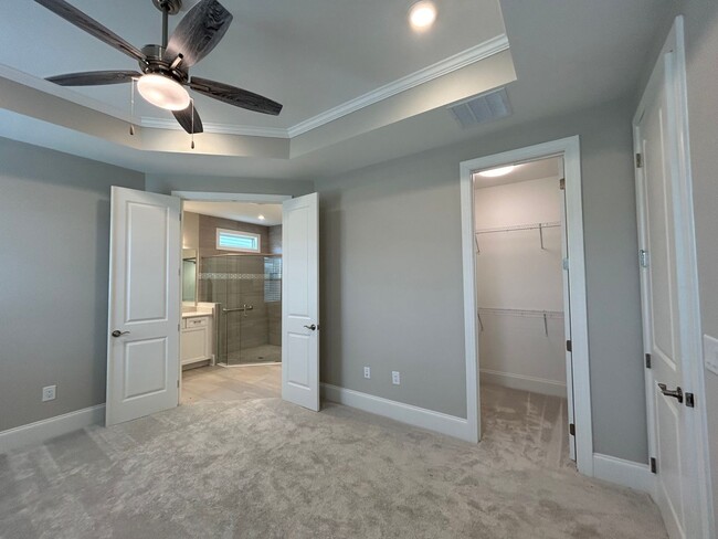 Building Photo - 411 Silverbell Ct
