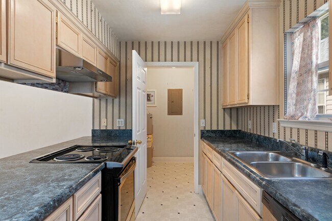 Building Photo - 2961 Viking Way
