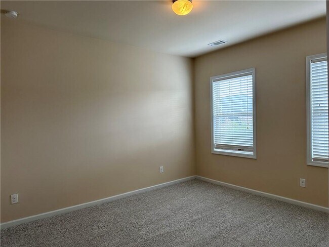 Building Photo - 5750 Rialto Way