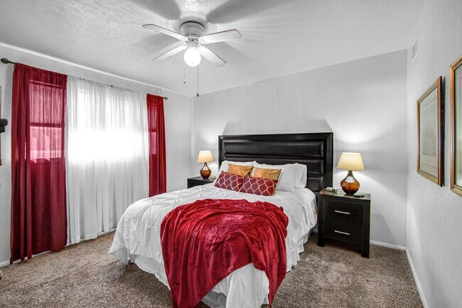 Building Photo - Furnished 3 bedroom, 2 bath home in Northeast El Paso!