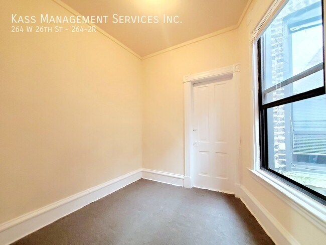 Building Photo - 264 W 26th St