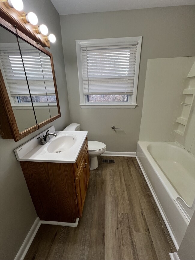 Building Photo - 413 Bailey Ln