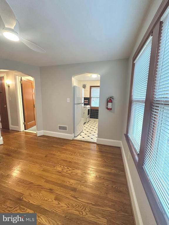 Building Photo - 1009 Parkside Ave.