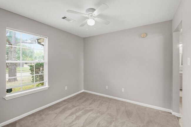 Building Photo - 21507 Bridgewater Pointe