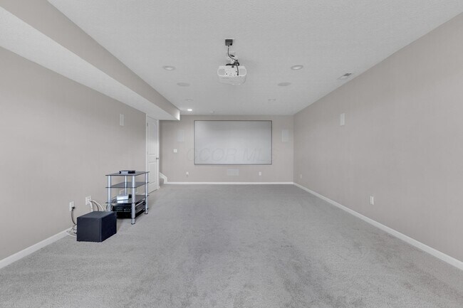 Building Photo - 2390 Glenvale Dr