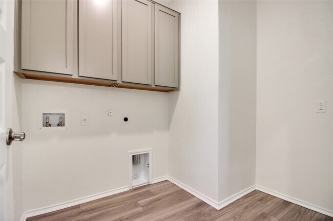 Building Photo - 101 Unforgiven Ln
