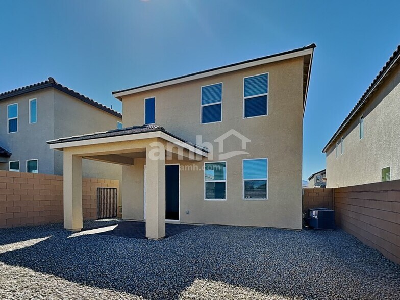 Building Photo - 11146 Magallanes St