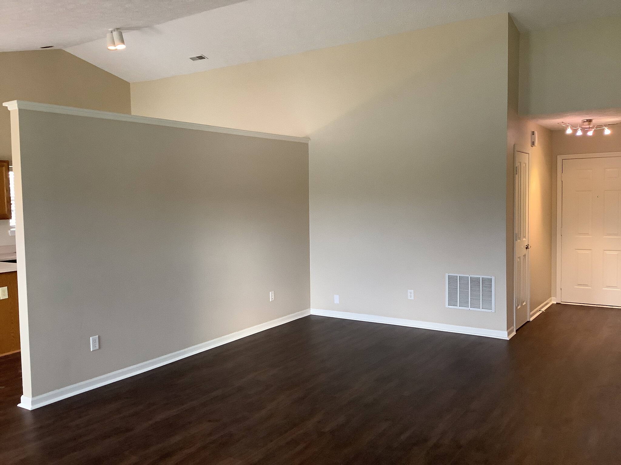 Building Photo - 6002 Candlewick Dr