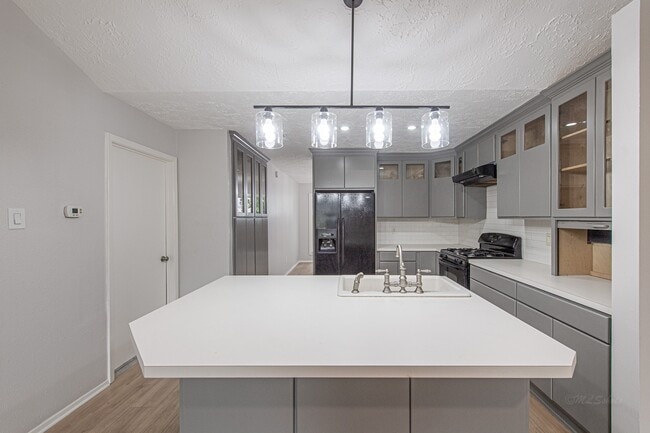 Building Photo - 20055 Fort Stanton Dr