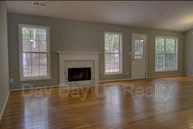 Building Photo - 3225 Ennfield Ln NW
