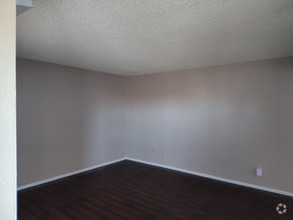 Building Photo - 15551 Sunland Gin Rd