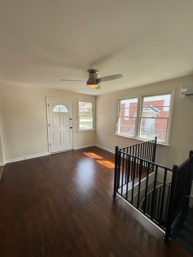 Building Photo - 1036 Seymour Ave