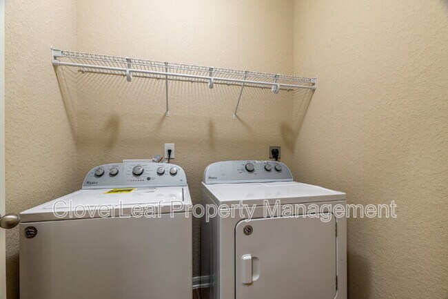 Building Photo - 5420 Nutmeg Tr