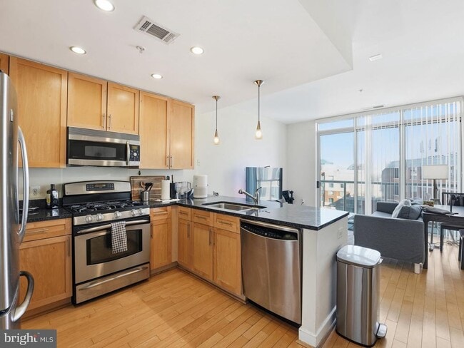 Building Photo - 820 N Pollard St