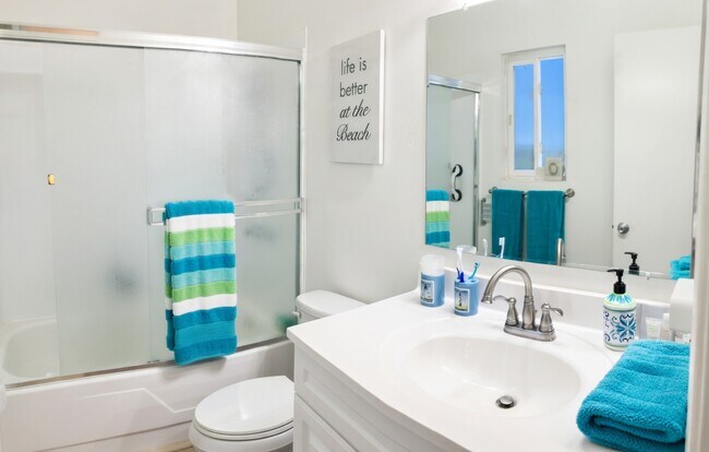 Building Photo - 1670 Seacoast Dr