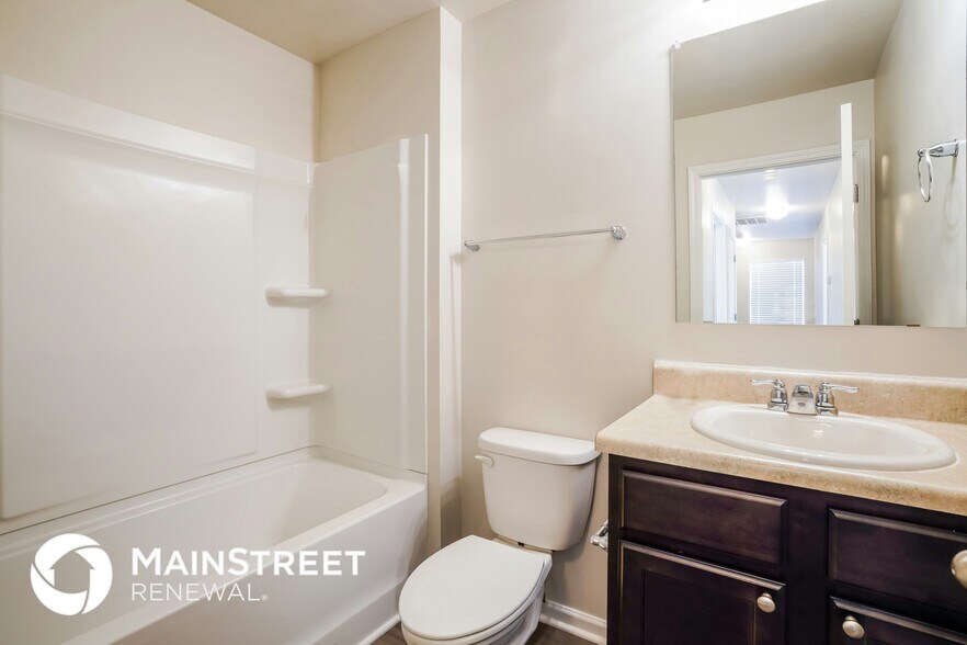 Building Photo - 4691 Woodford Cir