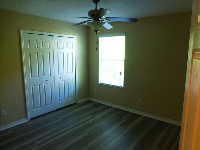 Building Photo - South Hampton Townhome