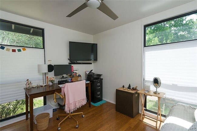 Building Photo - 1502 Corona Dr