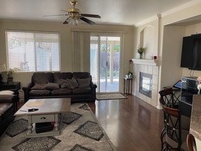 Building Photo - 5633 Ridgepoint Dr