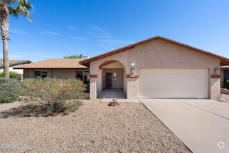 Building Photo - 10910 E Sahuaro Dr