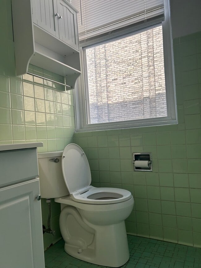 Building Photo - 5619 6th Ave