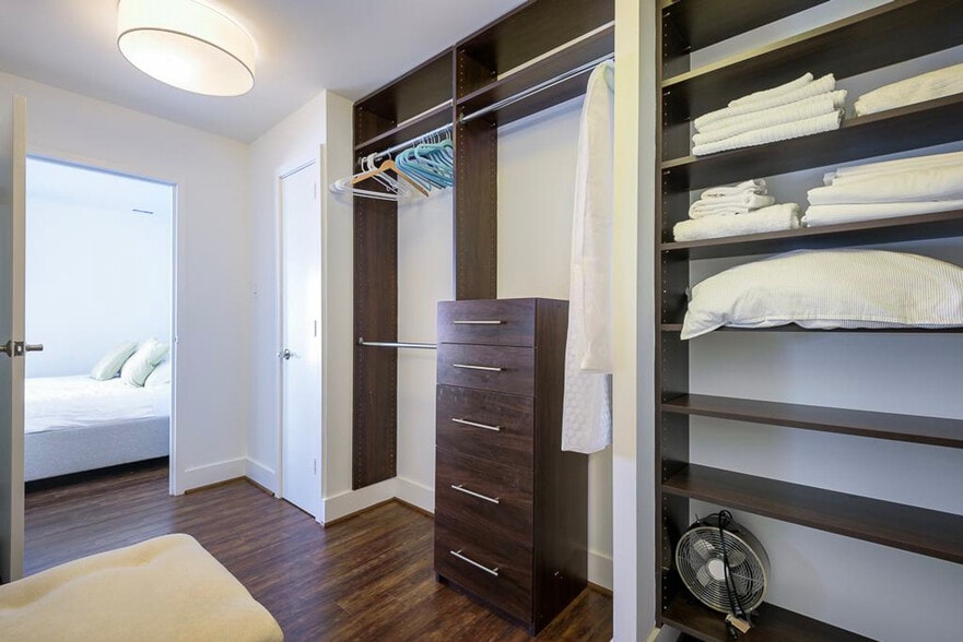 Building Photo - 3209 Cherry Hill Ln