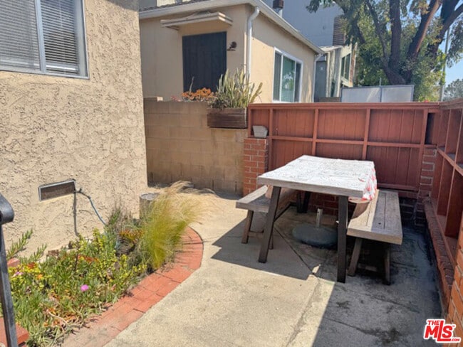 Building Photo - 407 Venice Blvd.