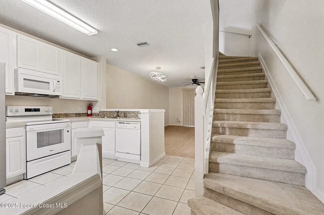 Building Photo - 1352 Hampton Park Ln