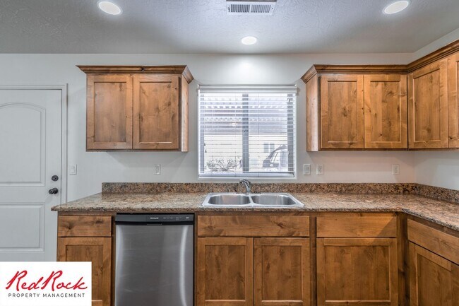 Building Photo - 2801 E 450 N