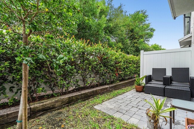 Building Photo - 5623 Enclave Dr