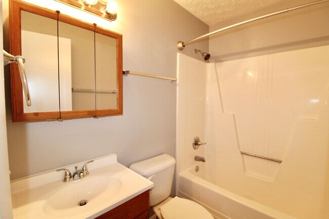 Building Photo - 1330 Hunters Rd