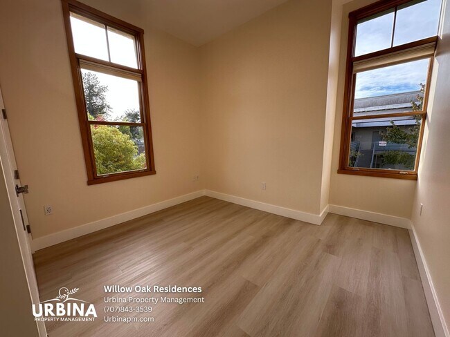 Building Photo - 200 S Main St