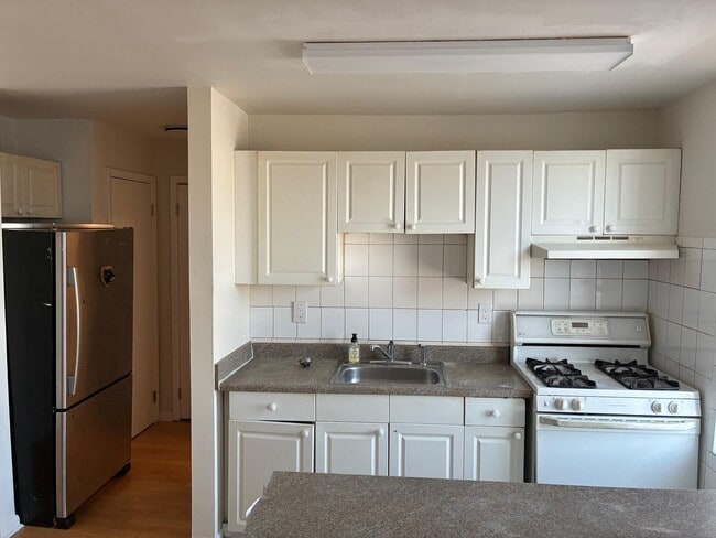 Building Photo - 1677 John F. Kennedy Blvd