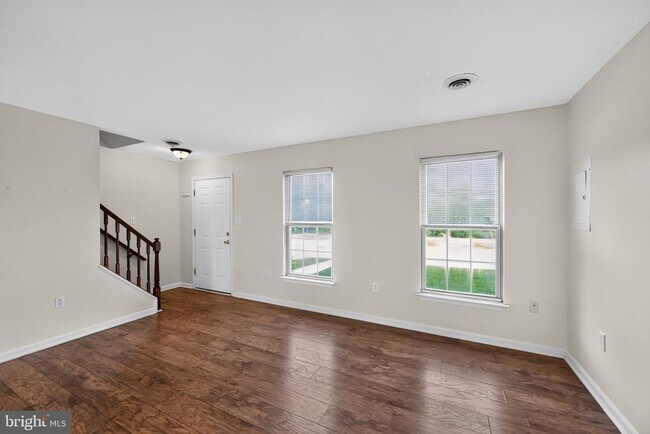 Building Photo - 137 Pointe Ridge Dr