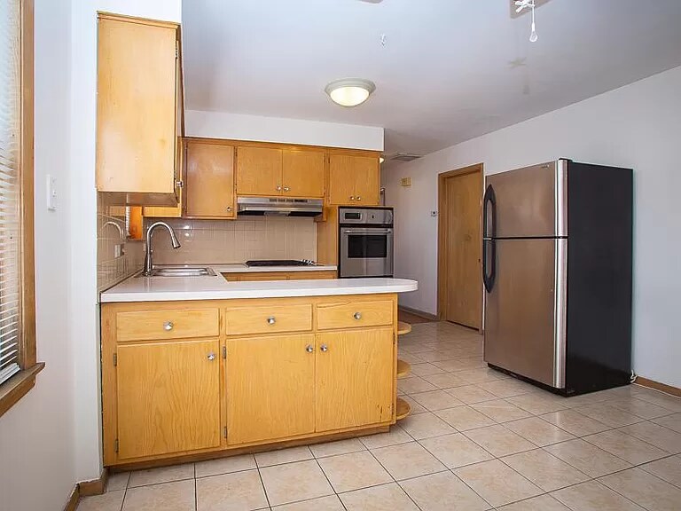 Building Photo - 8729 N Wisner St