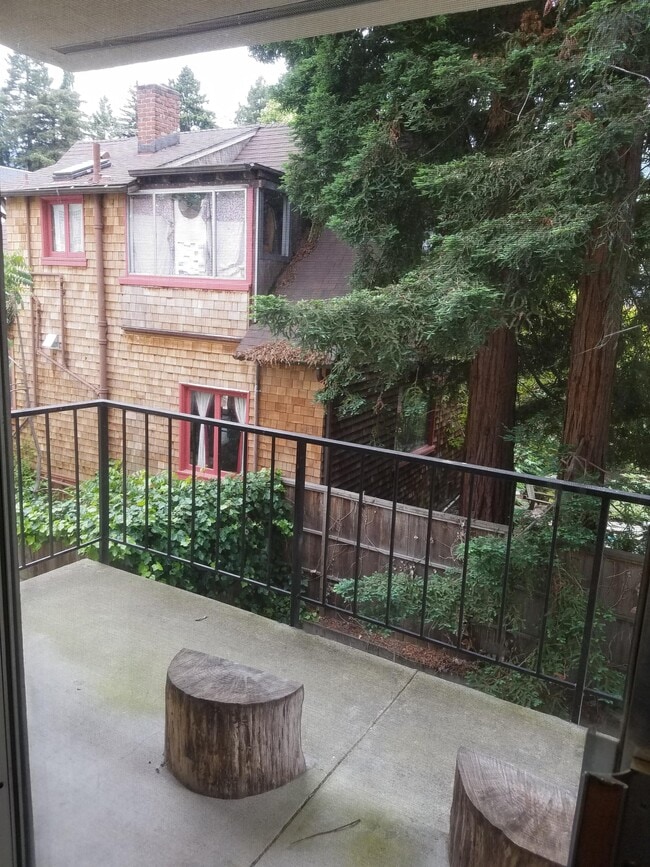 Building Photo - Uni Flats