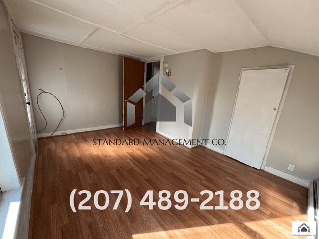 Building Photo - 6 Squire St