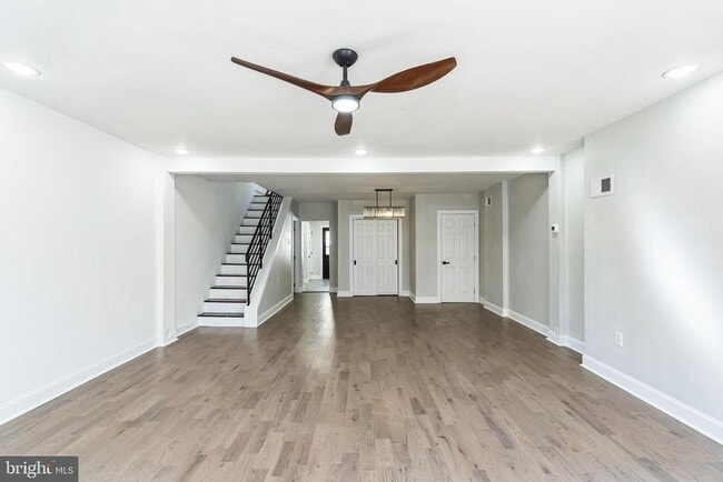 Building Photo - 382 Martin St