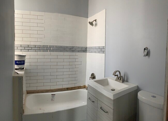 Building Photo - 6036 S Eberhart Ave