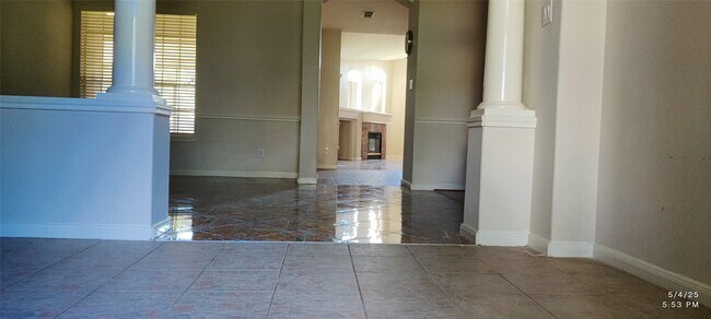 Building Photo - 3302 E Cedar Hollow Dr