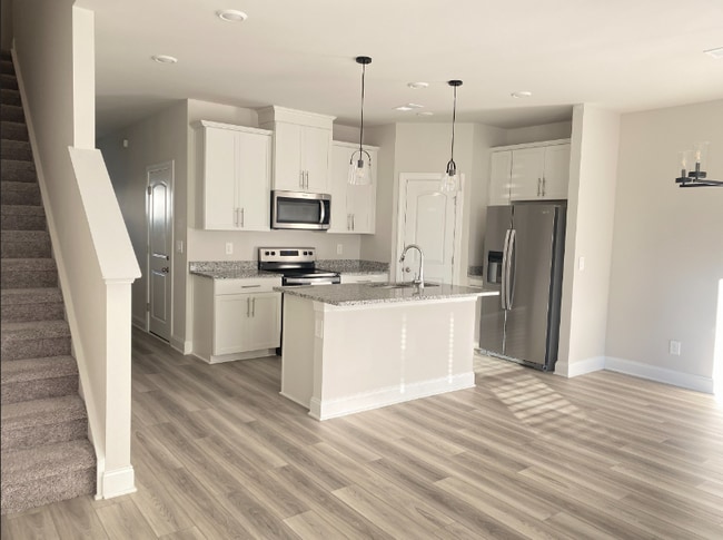 Building Photo - 4550 Skywood Ln