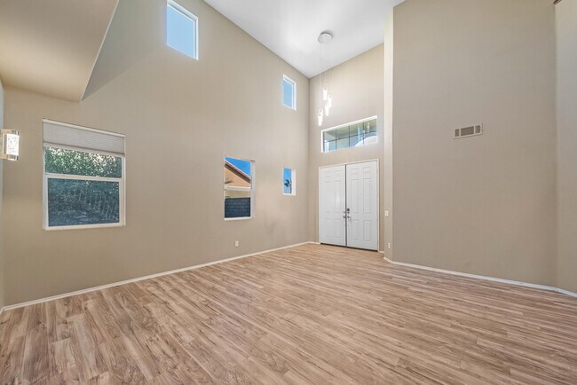 Building Photo - 79910 Camden Dr