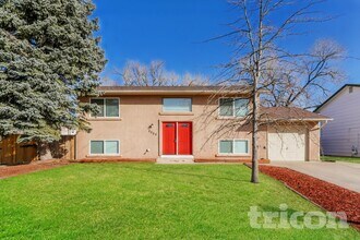 Building Photo - 2505 Nadine Dr