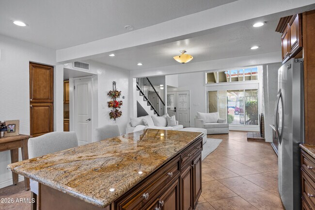 Building Photo - 7118 E Buena Terra Way