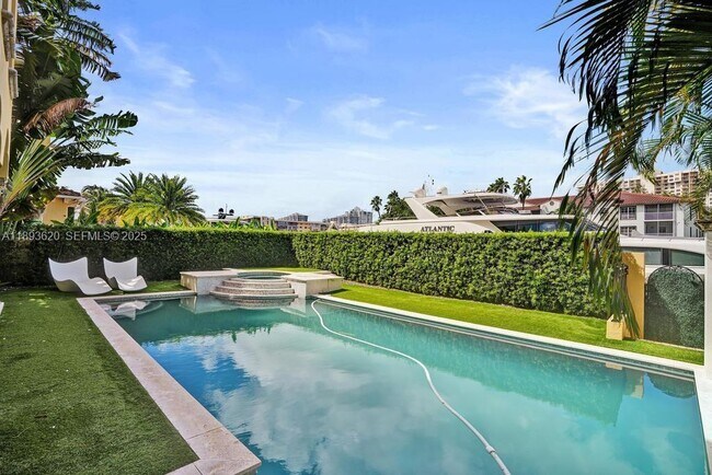 Building Photo - 1516 Island Blvd